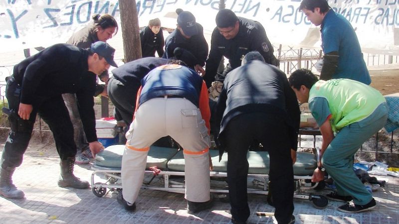 Mujer encadenada se prendió fuego