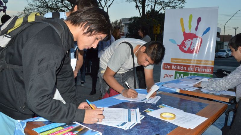 Campaña por Malvinas en la UNCA