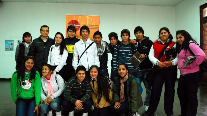 Estudiantes visitan la Muestra de Periodismo Dibujado