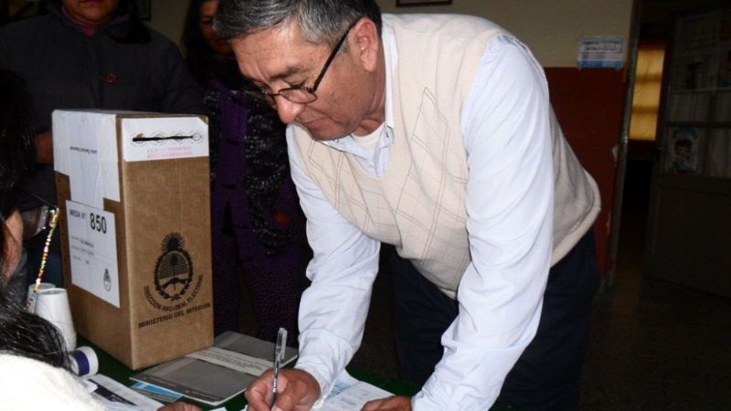 Mendoza adhirió al decreto de la gobernadora