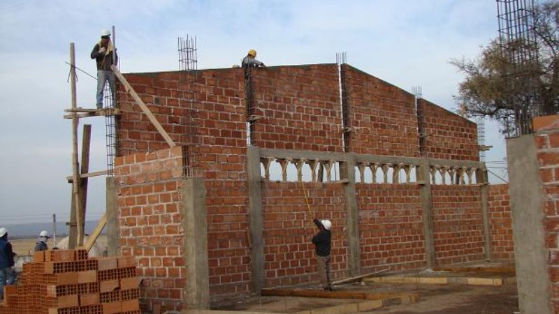 Comenzó la construcción de dos campamentos 