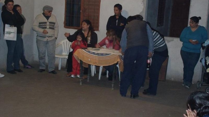 Tramitan escrituras para vecinos del barrio “17 de Octubre”