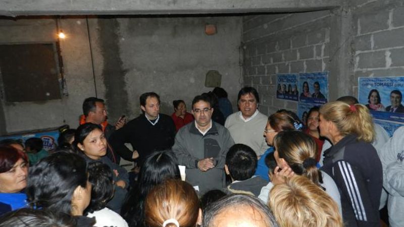 Jalil y funcionarios visitaron el barrio El Liberal