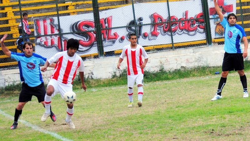 Villa Cubas y Sarmiento ganan y lideran la Zona B