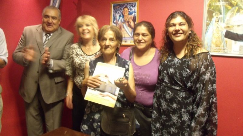 Cinco familias chacareras tienen su vivienda