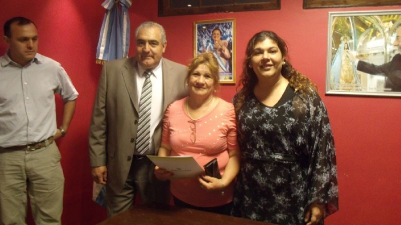 Cinco familias chacareras tienen su vivienda