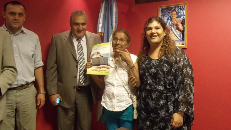 Cinco familias chacareras tienen su vivienda