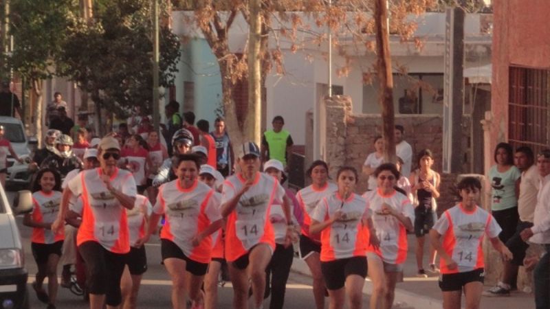 El atletismo vivió una fiesta por el Aniversario de Pomán 