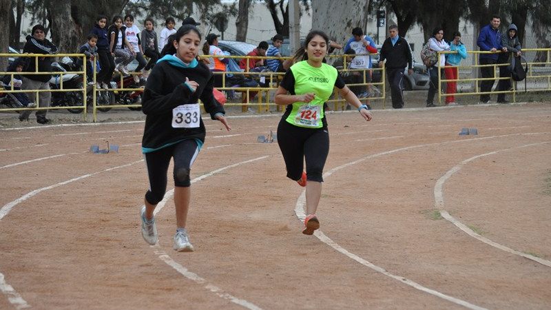 Los Interescolares, con instancia Capital de atletismo