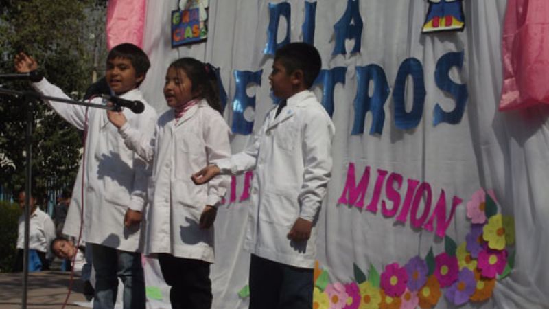 Acto del Día del Maestro en Santa María