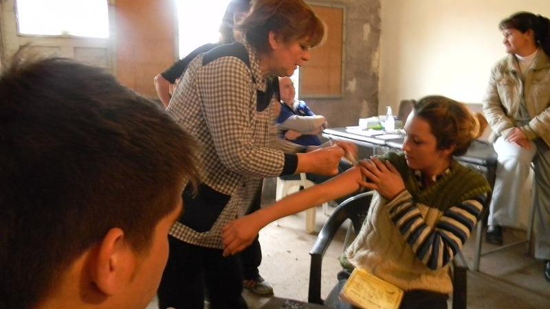 Salud brindó asistencia a más de 100 personas del B° La Esperanza