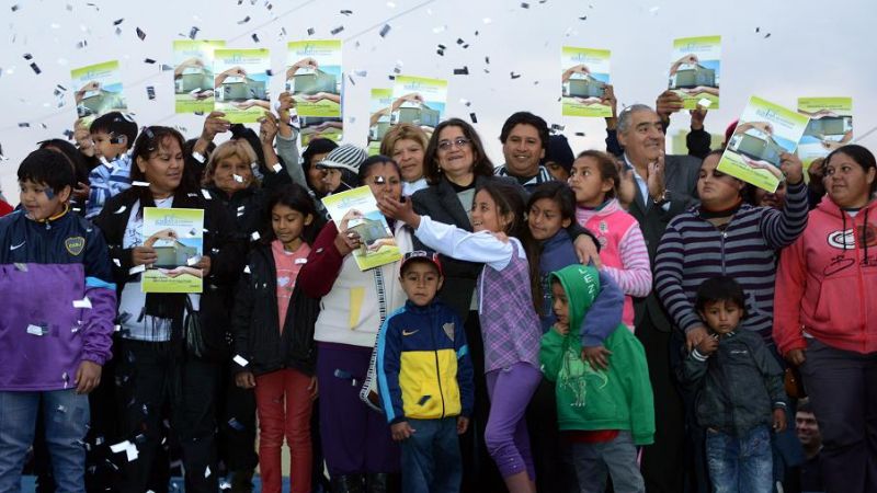 Corpacci entregó 32 soluciones habitacionales en el Sur