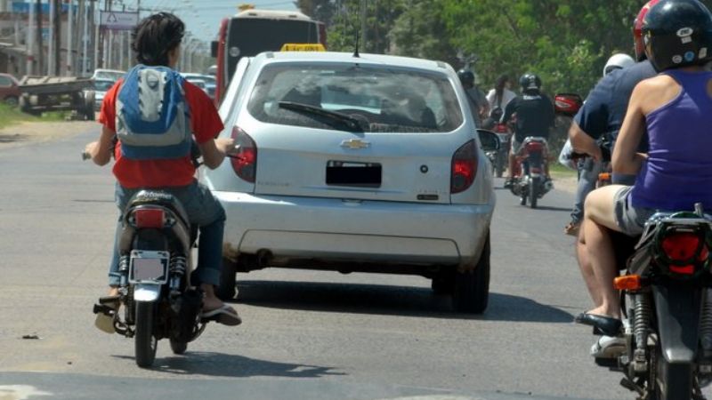 Buscan que las motos lleven las luces prendidas durante las 24 horas
