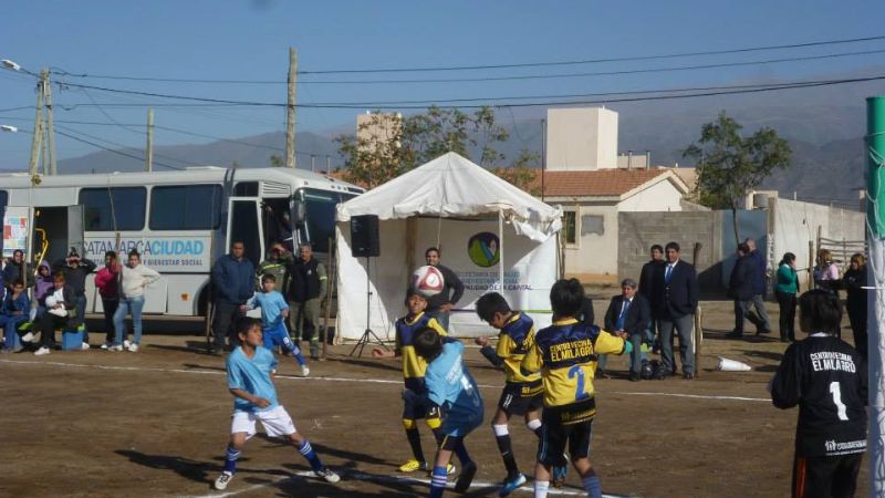 Tercera versión del torneo de fútbol infantil Uniendo Canchitas 2013