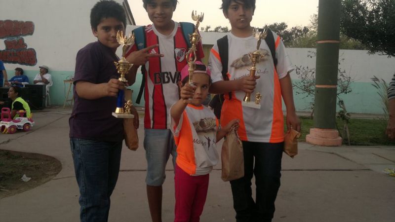 El atletismo a pleno en el Día del Niño en el Bº El Jumeal 