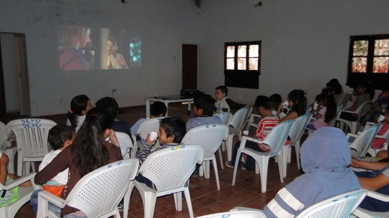 El Cine en tu barrio visita barrios de Fray Mamerto Esquiú