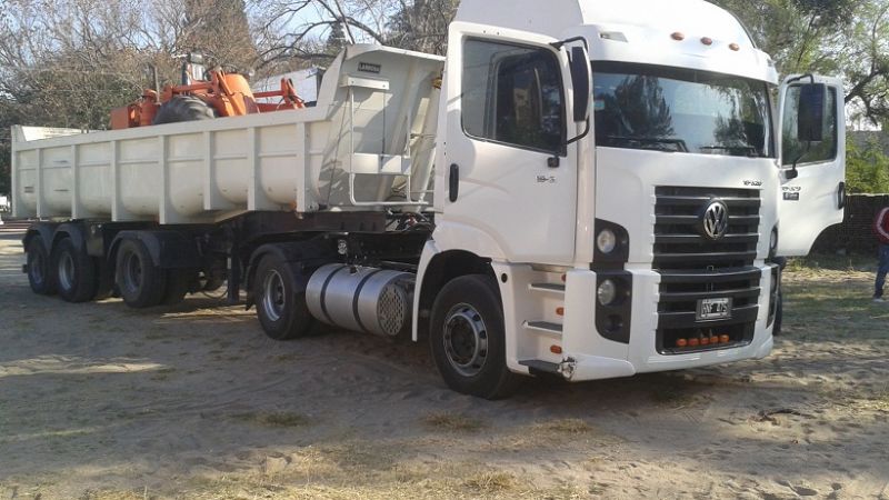 Valle Viejo alquiló camión batea para el acopio de materiales