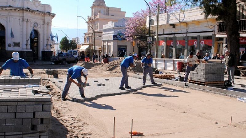 Avanza el adoquinado en el centro histórico