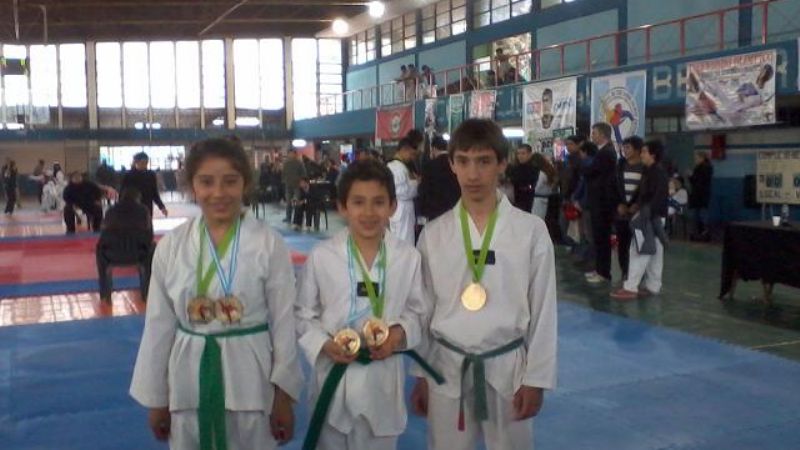 Taekwondistas andalgalenses, con gran desempeño en Tucumán
