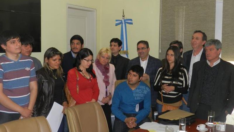 Jalil entregó 22 lotes del programa “Mi terreno”