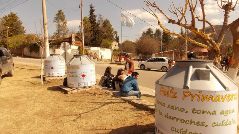 Repartieron agua potable durante el Día de la Primavera 