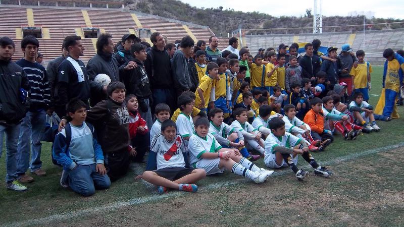 Chicos de Catamarca y La Rioja compartieron un encuentro de fútbol 