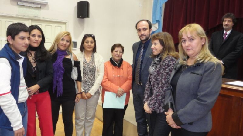 Otorgan distinción post-mortem a masajista deportivo