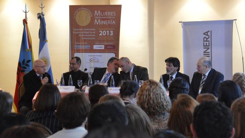 Se realizó el III Foro de Mujeres trabajando en la Minería