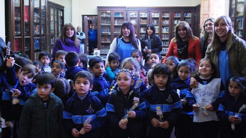 Niños visitan la Biblioteca en la Semana Internacional del Libro 