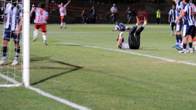 Villa Cubas perdía 2-0, reaccionó y rescató un punto