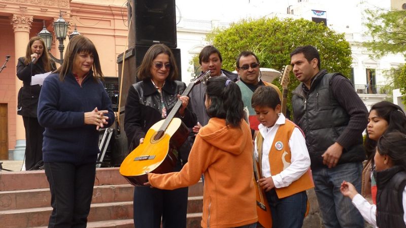 Exitosa Jornada con Niños y Adolescentes en la Plaza 25 de Mayo