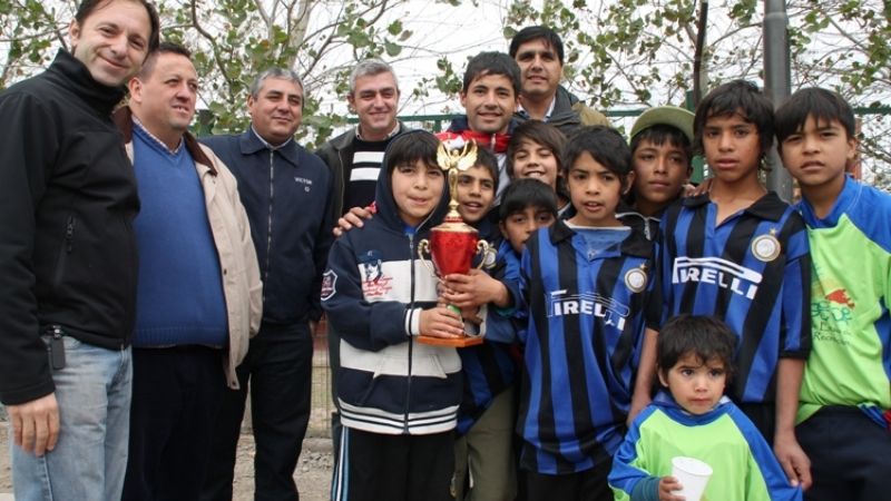 Se inauguró canchita en homenaje al “Prof. Germán Pérez”