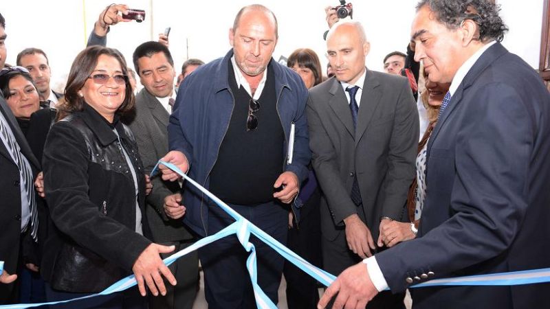 La Gobernadora inauguró un nuevo CIC en Londres