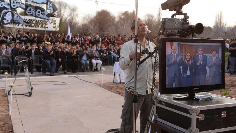 La Gobernadora inauguró un nuevo CIC en Londres