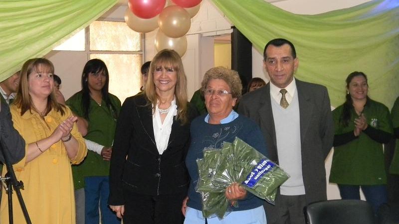 Entregaron indumentaria de trabajo para agentes sanitarios 