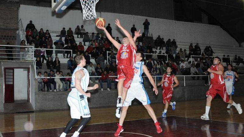 Gran triunfo de Olimpia en el debut