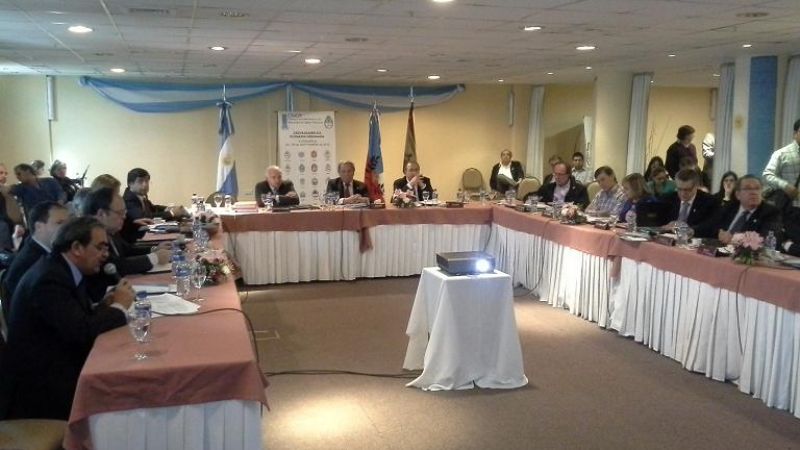 Ministros de Obras Públicas del país, interesados en el Paso de San Francisco