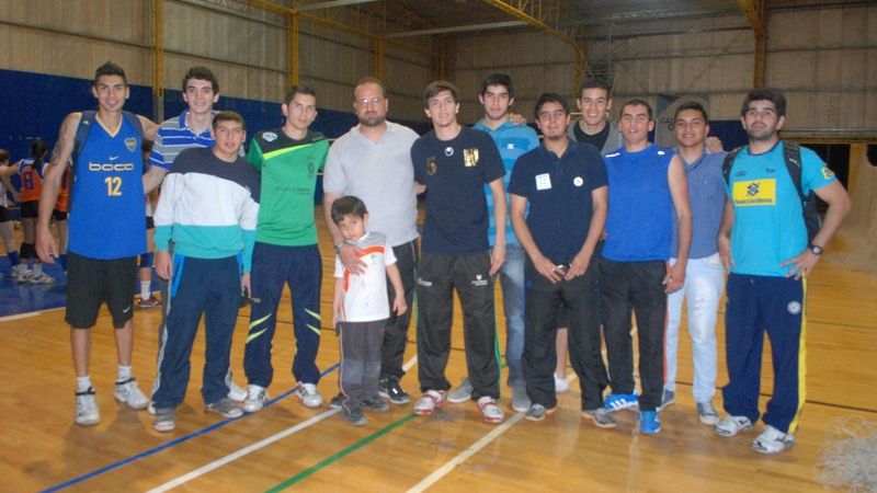 Deportes reconoció al plantel de Voley de Ateneo Mariano Moreno