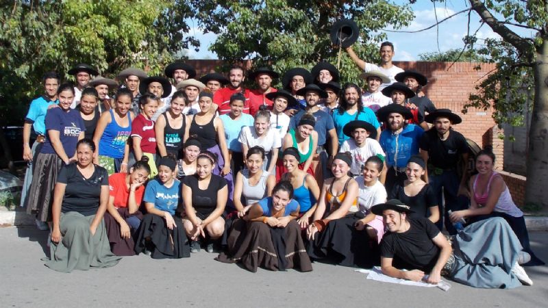 Delegación catamarqueña rumbo a Cosquín