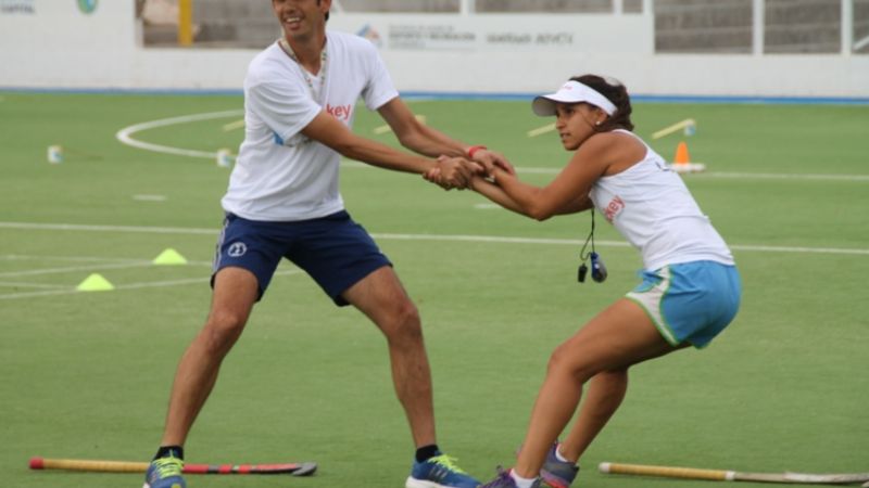  Se realizó clínica de Hockey