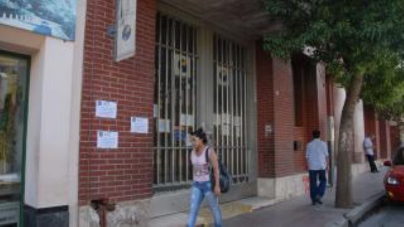 Una concesionaria y el Correo, multados por Defensa al Consumidor