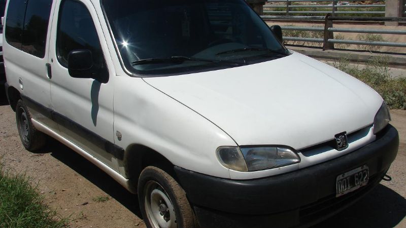  Encontraron camioneta robada