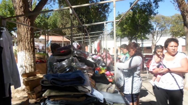 En San José la feria del trueque funciona con éxito