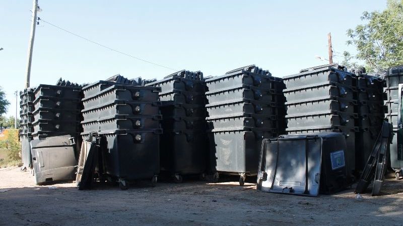 Nuevos contenedores y camiones recolectores