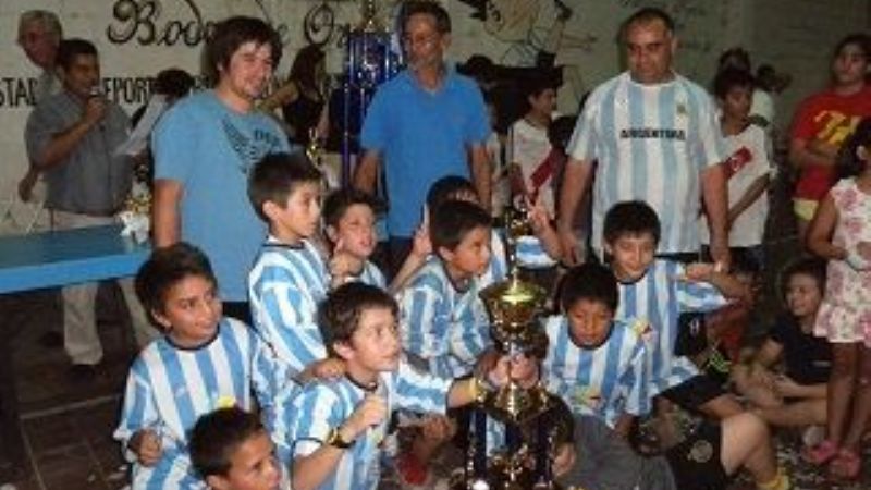 Ateneo premió a los mejores de su 54° torneo de “Baby” fútbol
