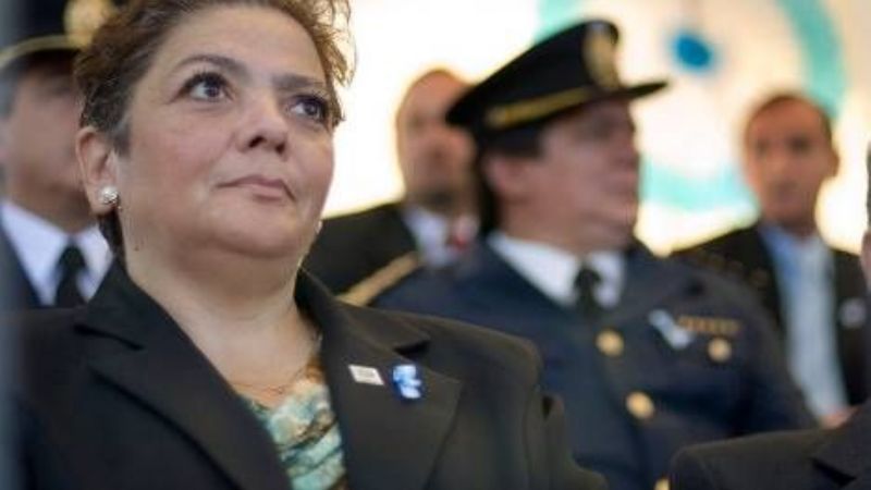 Senadores cuestionan que Monllau lea sus discursos