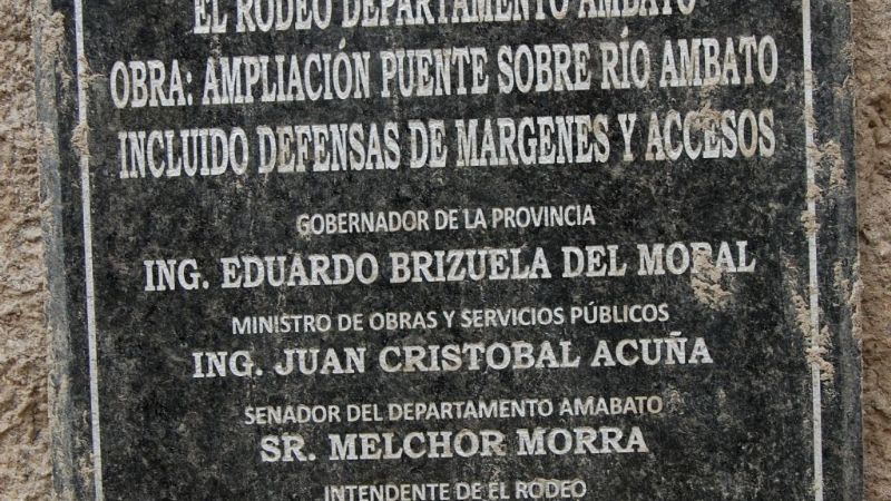 ¿Un puente agravó el desastre?