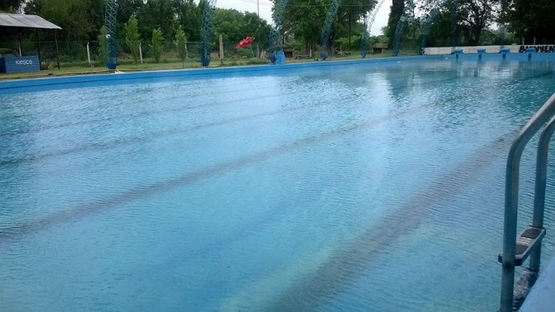 Continúa abierta la pileta municipal en Valle Viejo