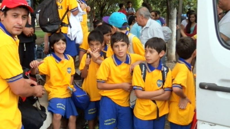 Pibes de Social Rojas en torneo infantil en San Juan