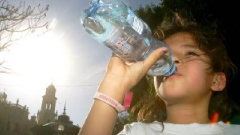 Recomendaciones para el cuidado de bebes y niños ante la ola de calor